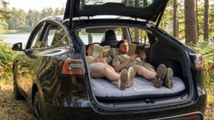 Tesla jako auto rodzinne – jakie akcesoria naprawdę ułatwiają życie?